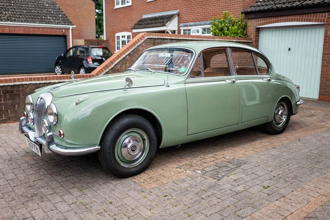 1969 Daimler SP250 - Image 2 of 30