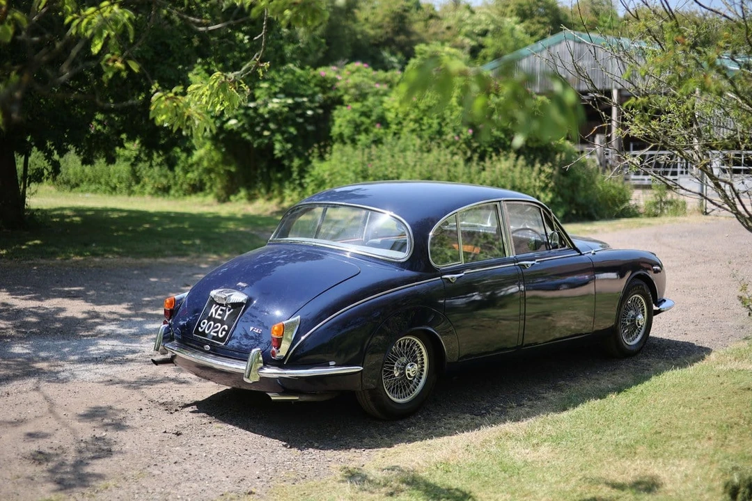 1969 Daimler - Image 10 of 30