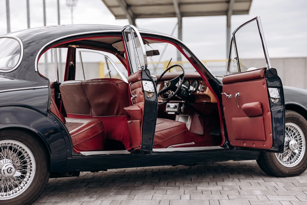 1969 Daimler - Image 24 of 30