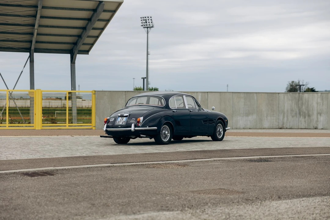 1969 Daimler - Image 6 of 30