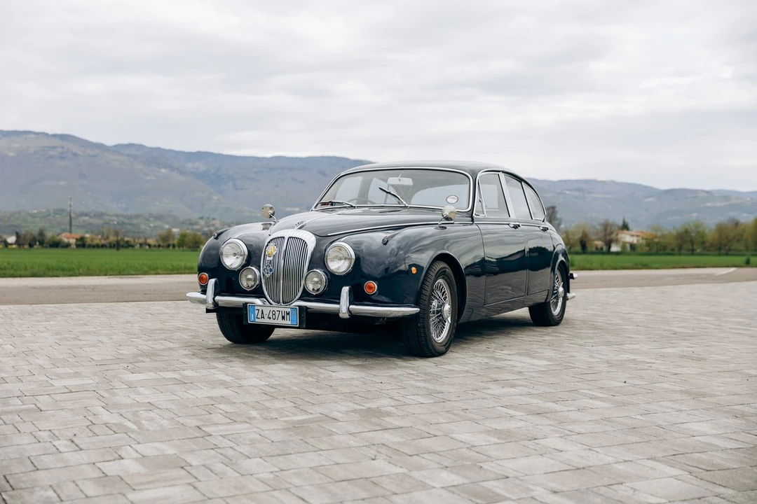 1969 Daimler - Image 15 of 30