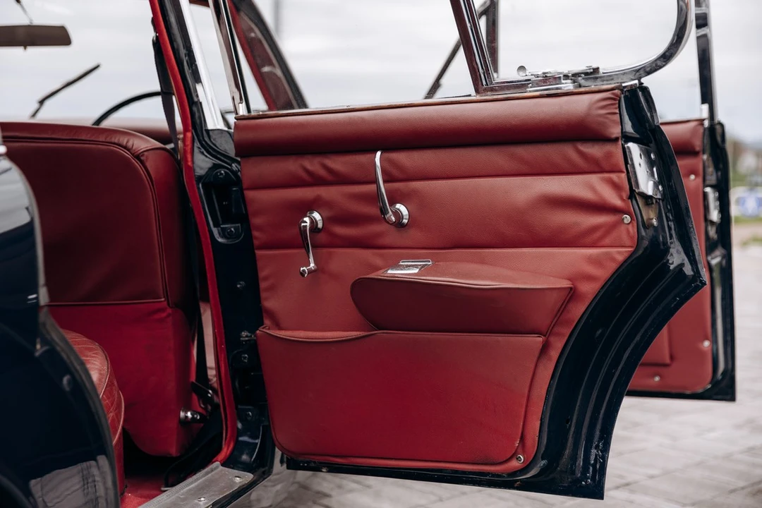 1969 Daimler - Image 25 of 30