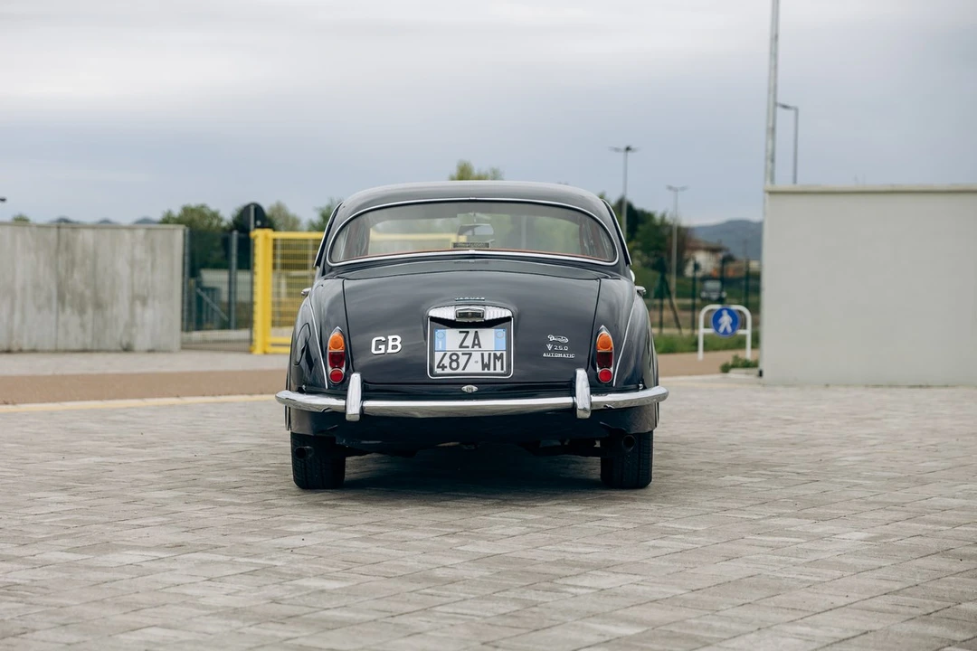 1969 Daimler - Image 12 of 30