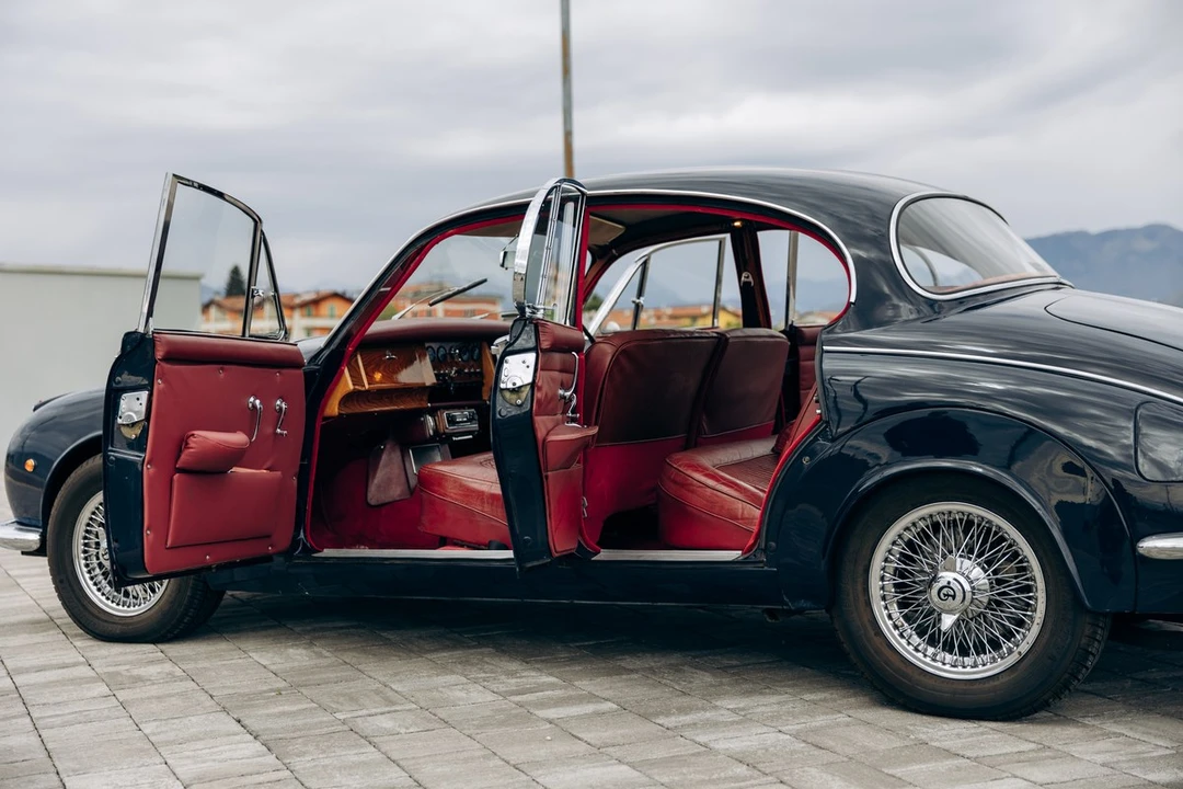 1969 Daimler - Image 21 of 30