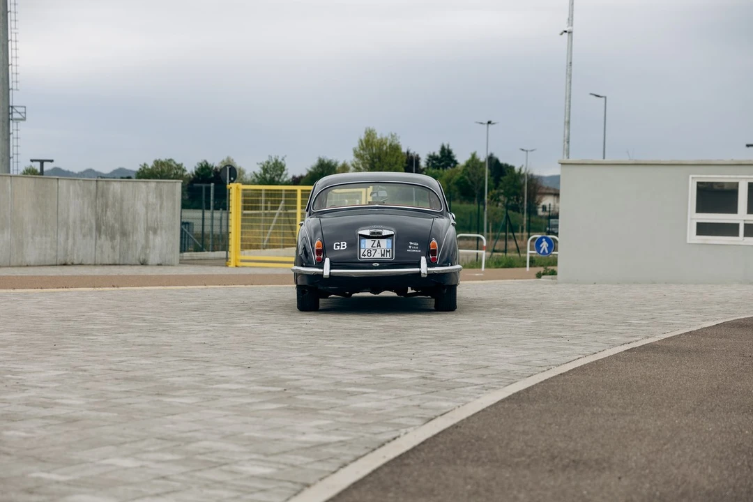 1969 Daimler - Image 7 of 30