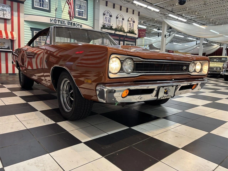 1969 Dodge Super Bee - Image 2 of 31