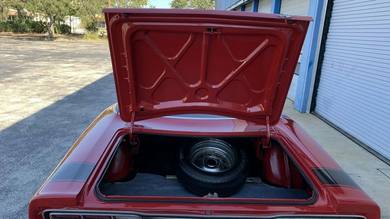 1969 Dodge Super Bee - Image 13 of 18