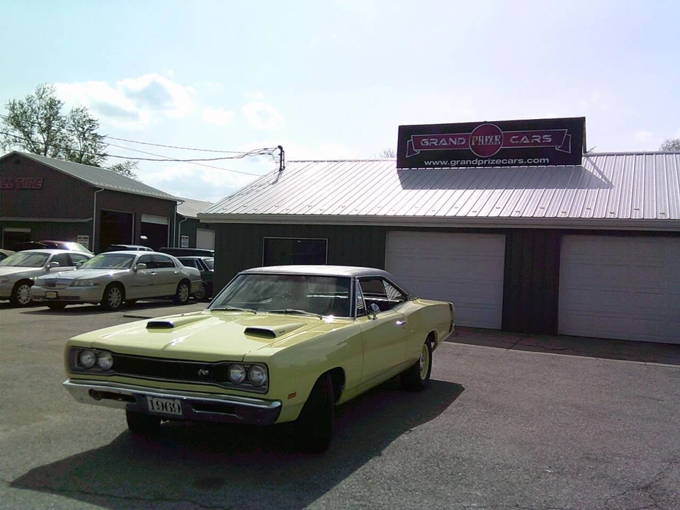 1969 Dodge Super Bee - Image 2 of 21