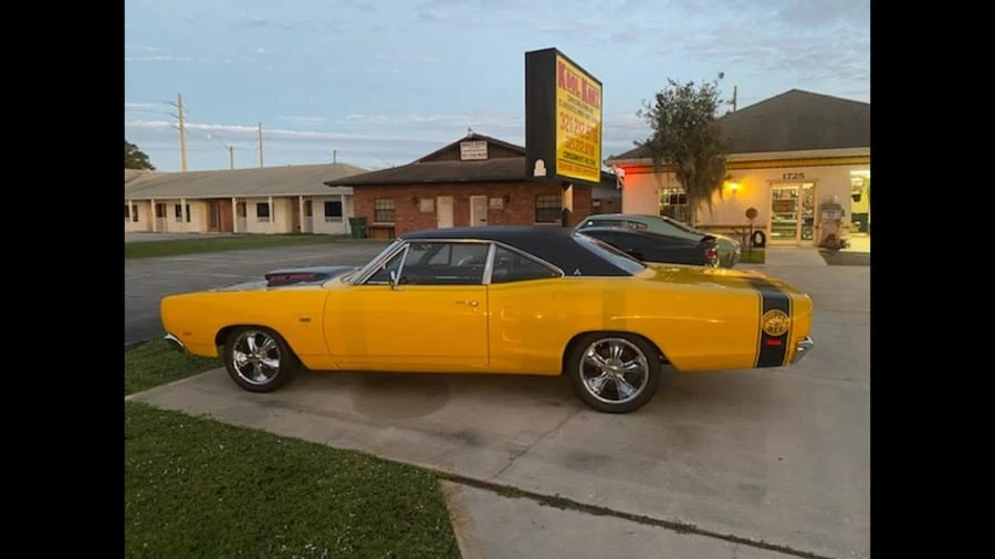1969 Dodge Super Bee - Image 2 of 18