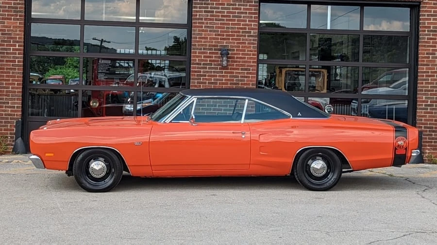 1969 Dodge Super Bee - Image 2 of 22