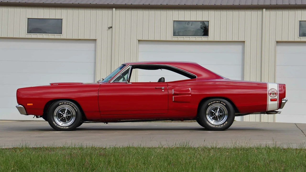 1969 Dodge Super Bee - Image 2 of 27