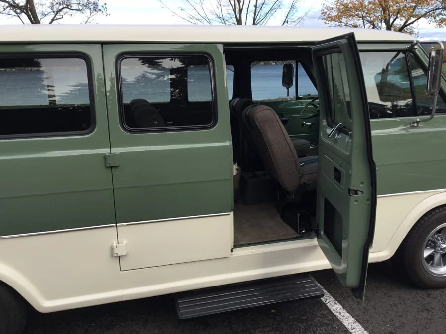 1969 Ford Econoline Van - Image 6 of 9