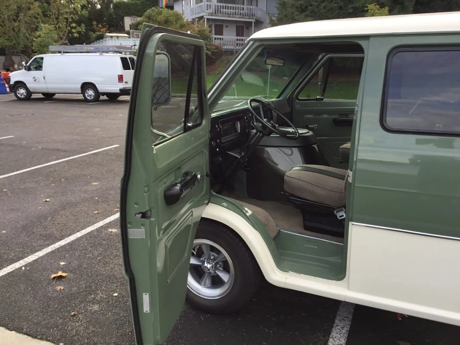 1969 Ford Econoline Van - Image 8 of 9