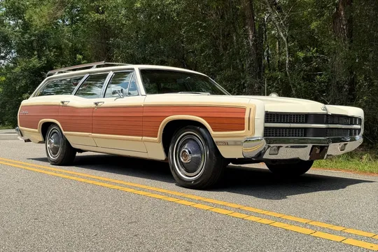1969 Ford LTD Country Squire 390
