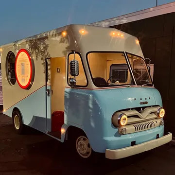 1969 Ford P400 Vanette