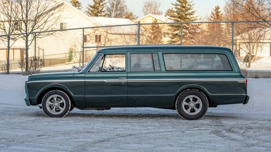 1969 GMC Suburban 6th Gen - Image 2 of 20