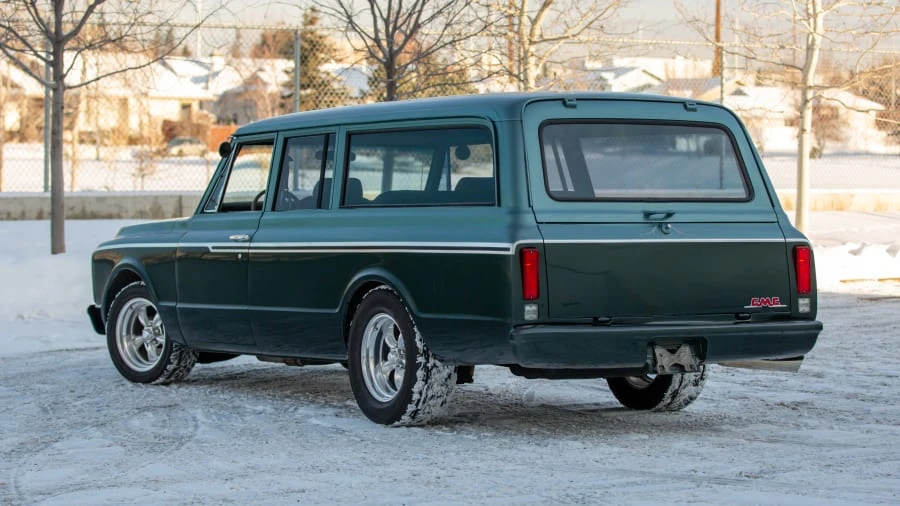 1969 GMC Suburban 6th Gen - Image 3 of 20
