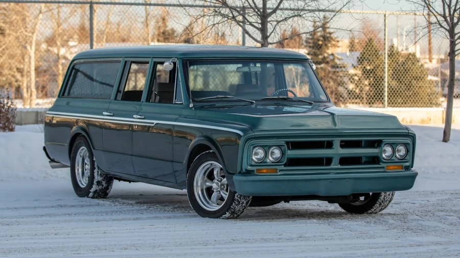 1969 GMC Suburban 6th Gen - Image 12 of 20