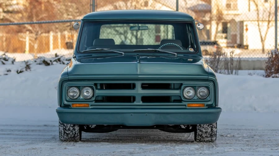 1969 GMC Suburban 6th Gen - Image 14 of 20