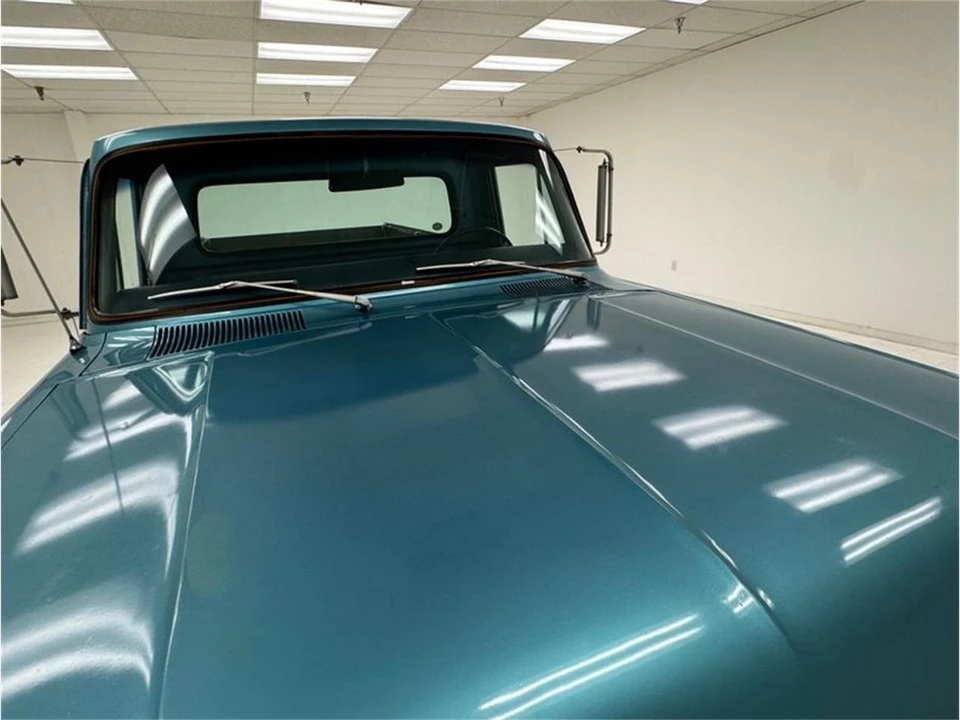 1969 International - Image 26 of 31