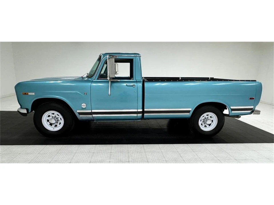 1969 International - Image 2 of 31