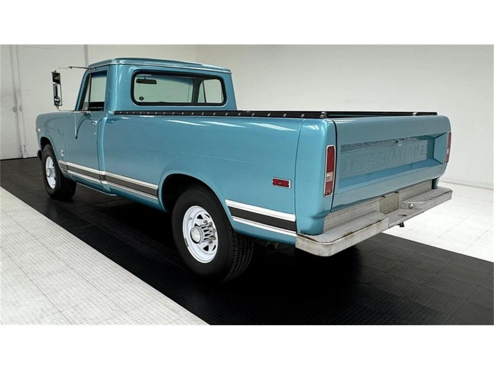 1969 International - Image 3 of 31
