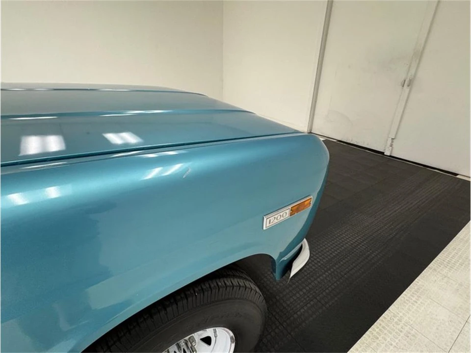 1969 International - Image 24 of 31