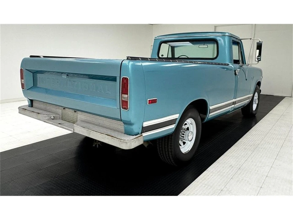 1969 International - Image 5 of 31