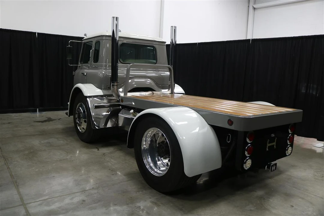 1969 International Harvester Loadstar - Image 30 of 31