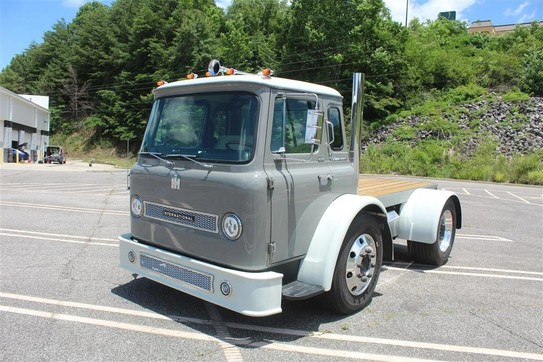 1969 International Harvester Loadstar - Image 3 of 31