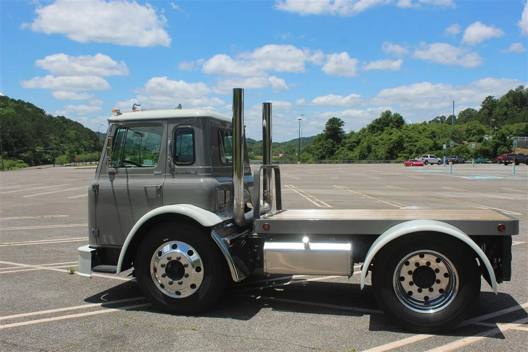 1969 International Harvester Loadstar - Image 9 of 31