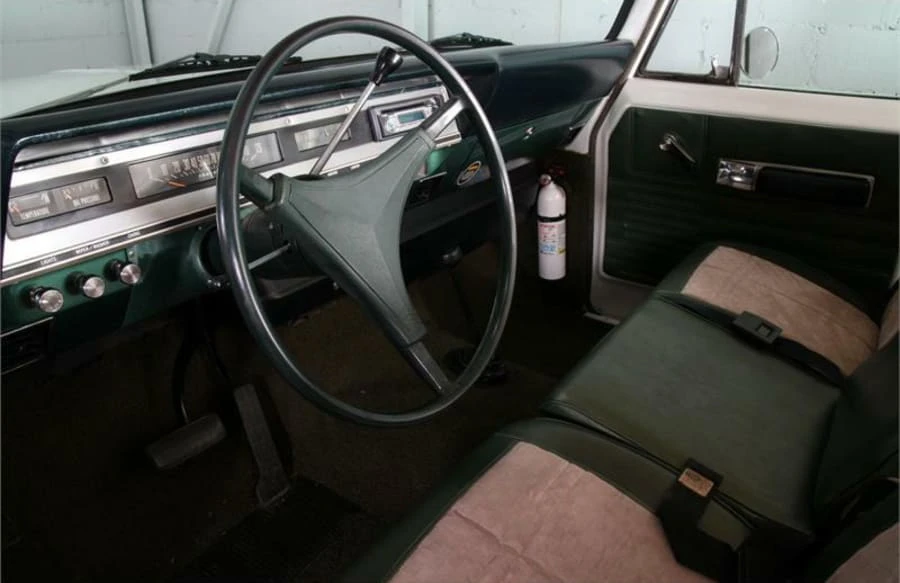 1969 International - Image 3 of 6