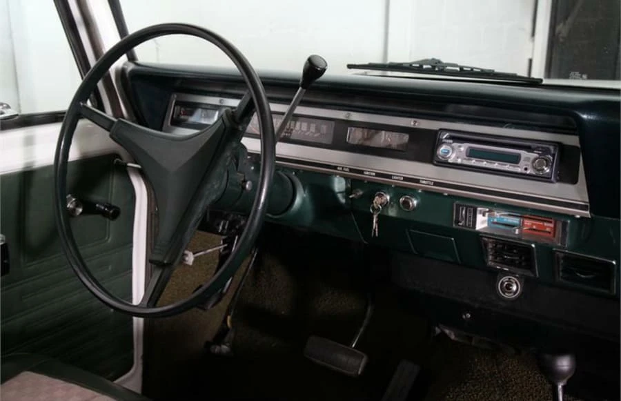 1969 International - Image 4 of 6