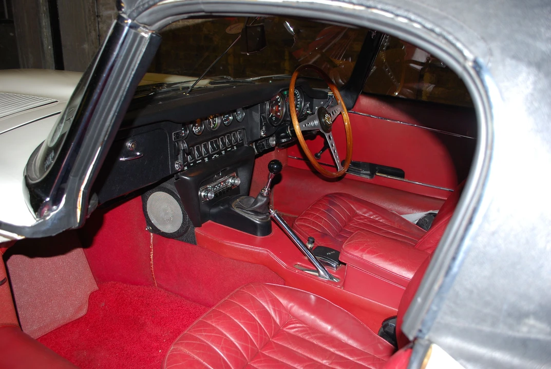 1969 Jaguar E-Type Series 2 - Image 4 of 6