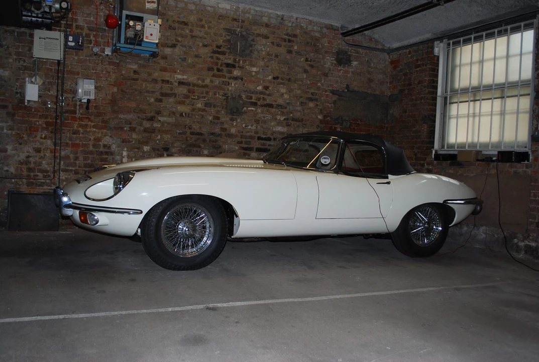1969 Jaguar E-Type Series 2 - Image 5 of 6