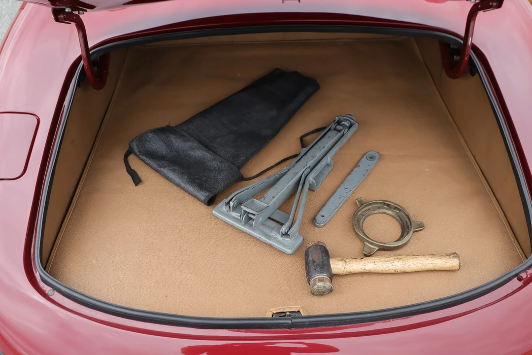 1969 Jaguar E-Type Series 2 - Image 25 of 30