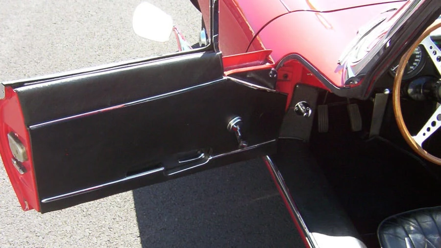 1969 Jaguar E-Type Series 2 - Image 6 of 12