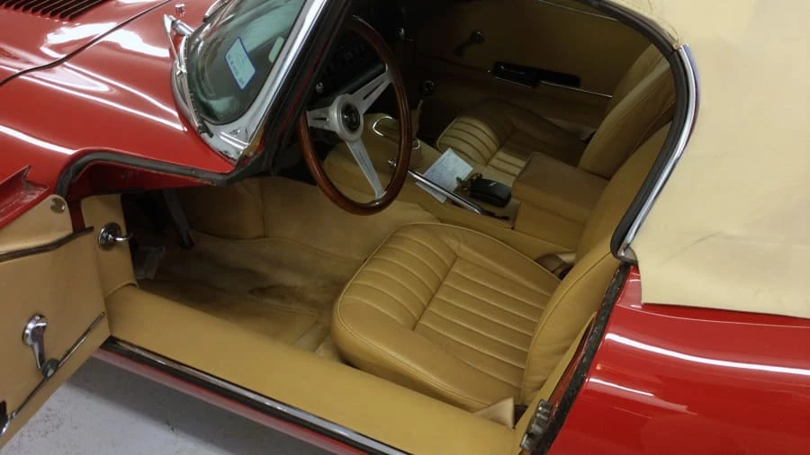 1969 Jaguar E-Type Series 2 - Image 2 of 3