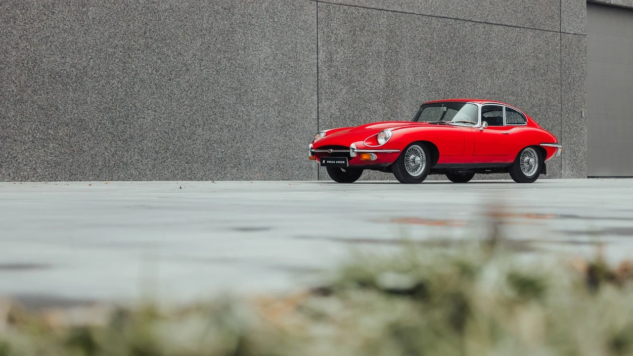 1969 Jaguar E-Type Series 2 - Image 17 of 31