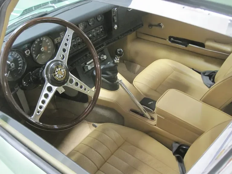 1969 Jaguar E-Type Series 2 - Image 5 of 9