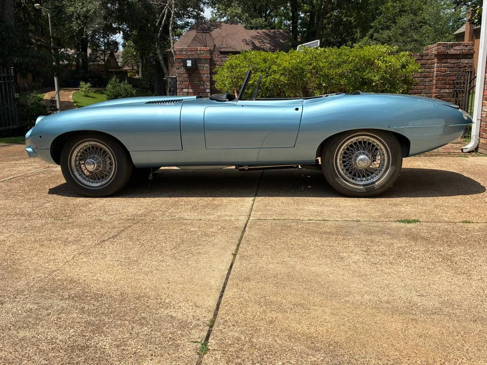 1969 Jaguar XK - Image 5 of 23