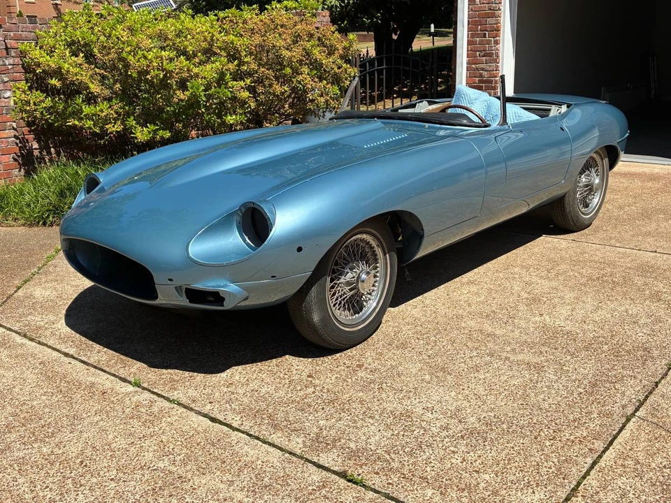 1969 Jaguar XK - Image 2 of 21