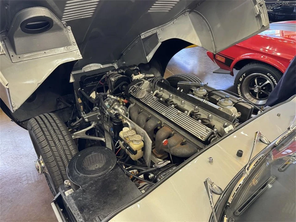 1969 Jaguar E-Type Series 2 - Image 18 of 21