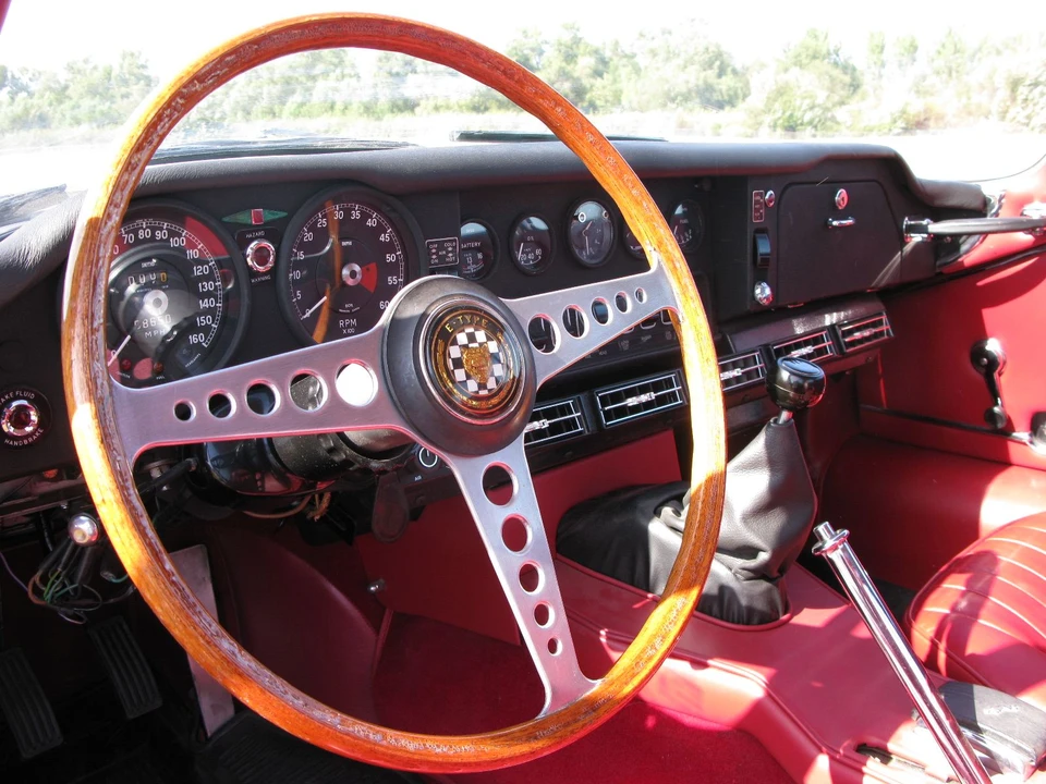 1969 Jaguar E-Type Series 2 - Image 3 of 4