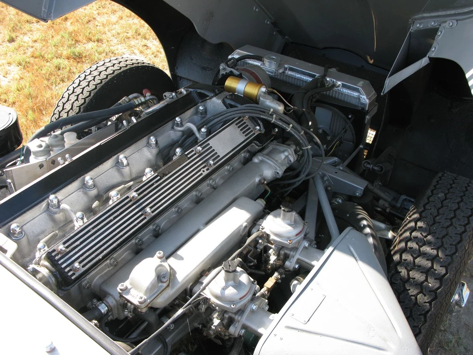 1969 Jaguar E-Type Series 2 - Image 2 of 4