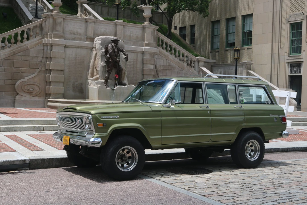 1969 Jeep SJ Wagoneer - Image 6 of 31