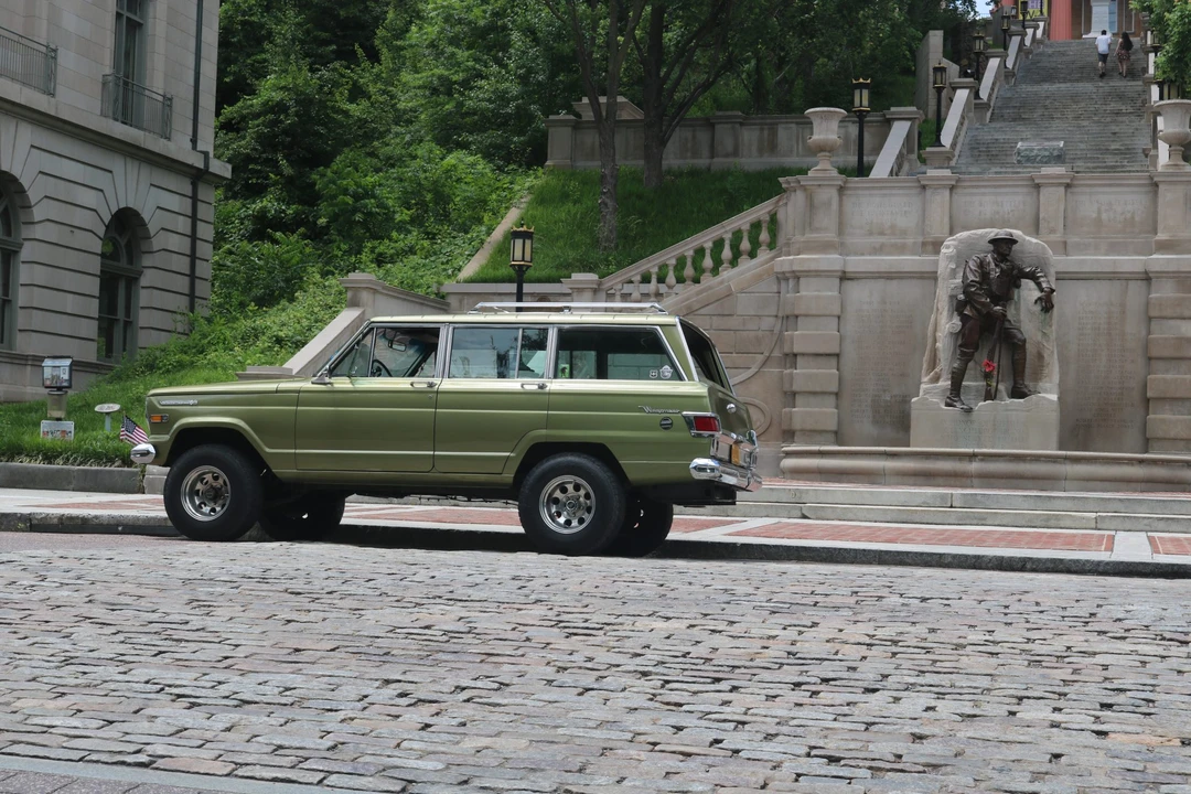 1969 Jeep SJ Wagoneer - Image 8 of 31