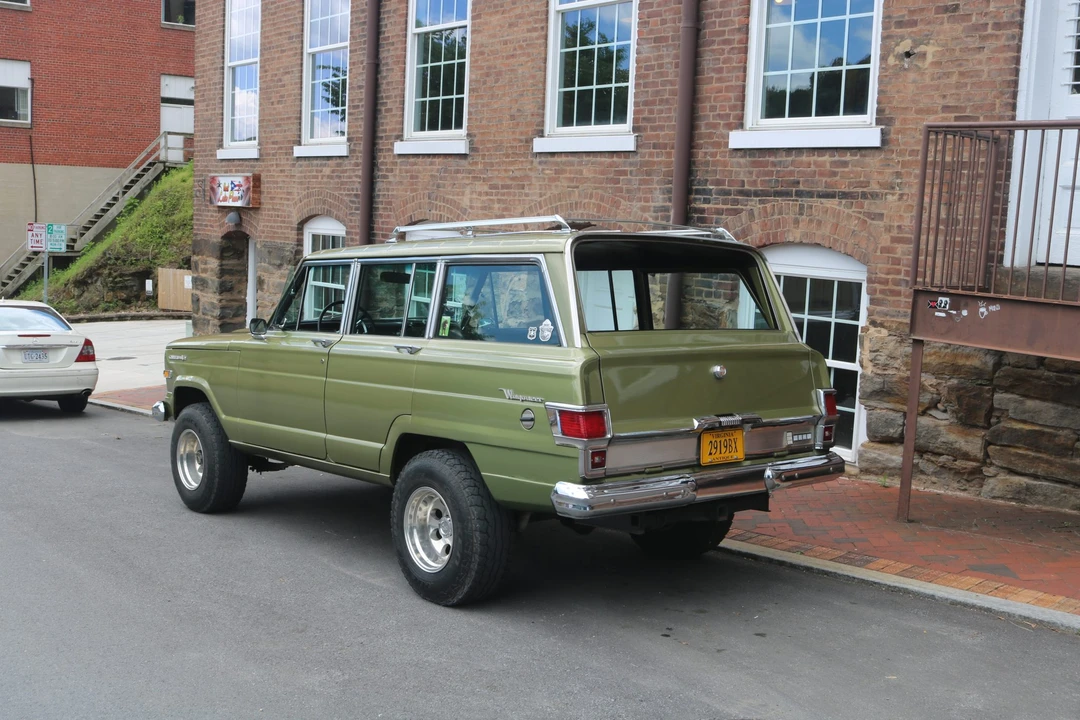 1969 Jeep SJ Wagoneer - Image 11 of 31