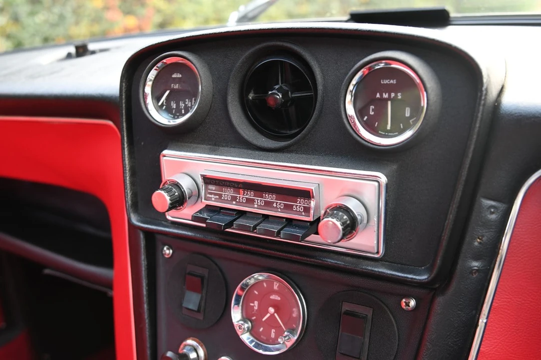 1969 Jensen Interceptor - Image 14 of 30