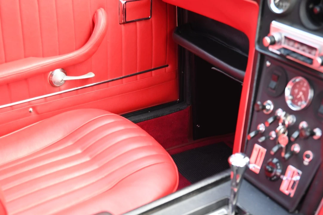 1969 Jensen Interceptor - Image 22 of 30